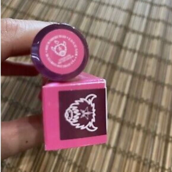 Jeffree Star Velour Liquid Lipstick Yak- NEW - Picture 7 of 7